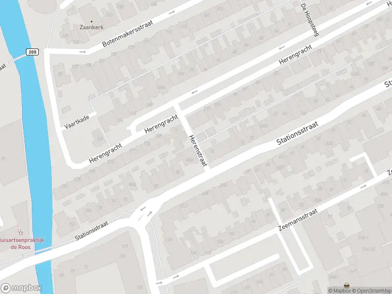 Ambulance met grote spoed naar de Herenstraat in Zaandam