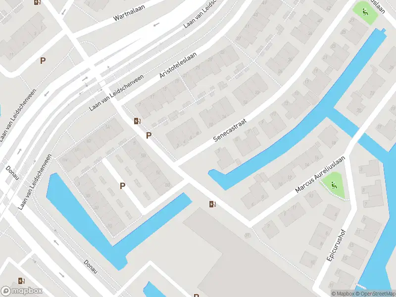 Ambulance met grote spoed naar de Senecastraat in 's-Gravenhage