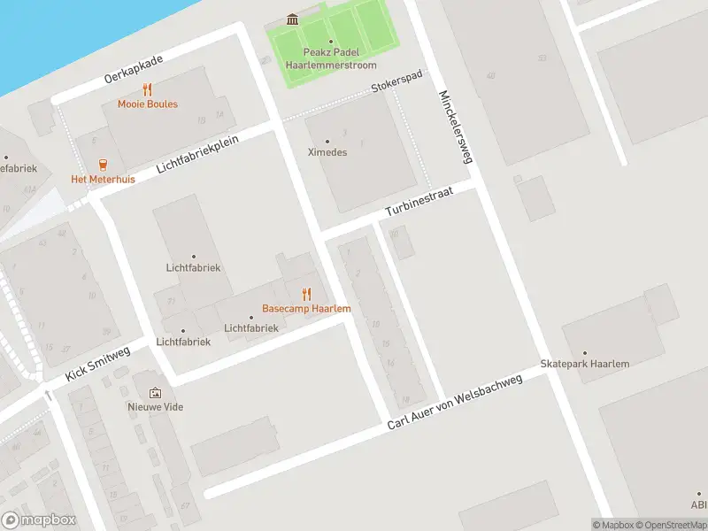 Ambulance met gepaste spoed naar de Energieplein in Haarlem