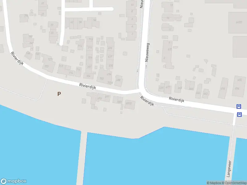 Ambulance met gepaste spoed naar de Rivierdijk in Hardinxveld-Giessendam