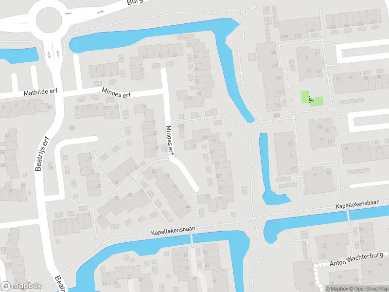 Ambulance met grote spoed naar de Minoes erf in Capelle aan den IJssel