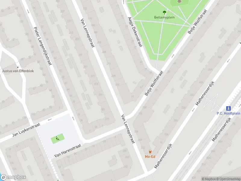 Ambulance met gepaste spoed naar de Van Lennepstraat in Rotterdam