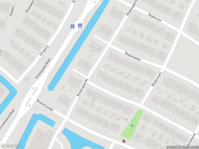 Ambulance met grote spoed naar de Riedermeet in Barendrecht