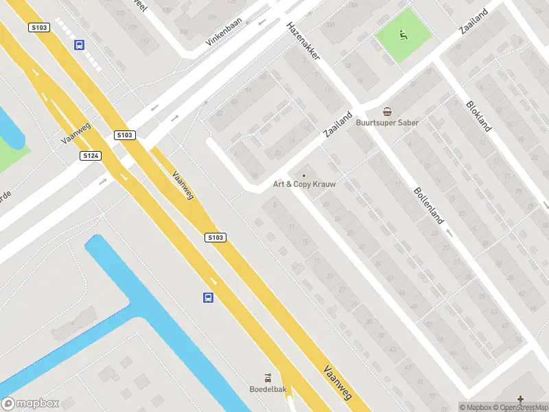 Ambulance met gepaste spoed naar de Korte Kromhout in Rotterdam