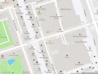 Ambulance met grote spoed naar de Aert van Nesstraat in Rotterdam