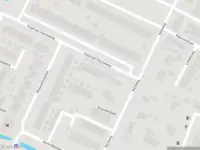 Ambulance met grote spoed naar de Hugo van Voorneweg in Heenvliet