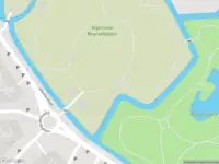 Brandweer met gepaste spoed naar de Jelsumerstraat in Leeuwarden vanwege een buitenbrand