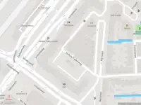 Ambulance met gepaste spoed naar de Stationsplein in Leiden