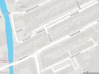 Ambulance met grote spoed naar de Herenstraat in Zaandam