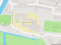 Ambulance met gepaste spoed naar de Claus Sluterweg in Haarlem