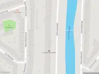 Ambulance met grote spoed naar de Heemraadssingel in Rotterdam