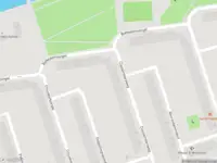 Ambulance met grote spoed naar de Brisselkerkstraat in Amsterdam