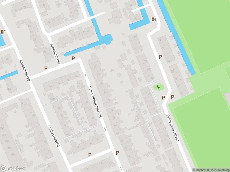 Ambulance met grote spoed naar de Prins Clausstraat in Wateringen