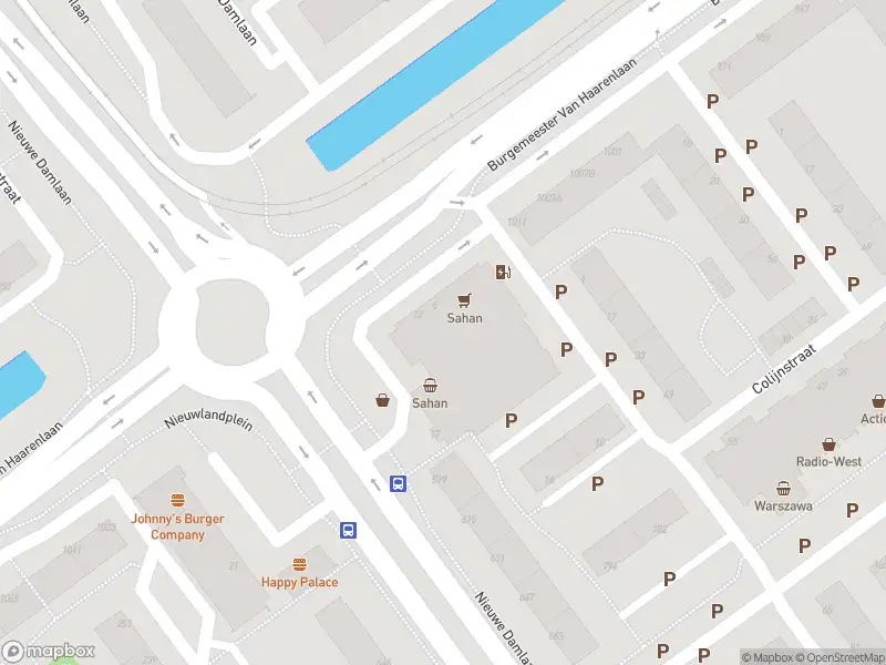 Ambulance met gepaste spoed naar de Nieuwlandplein in Schiedam