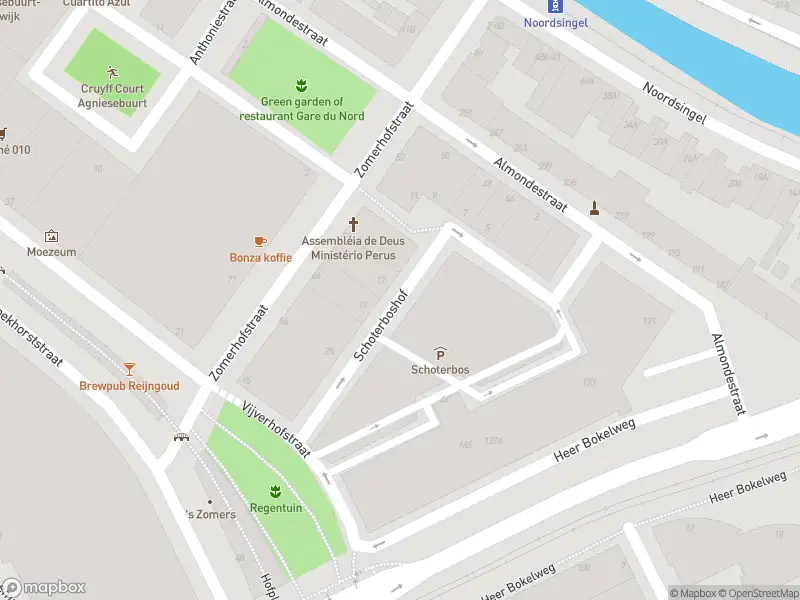 Ambulance met grote spoed naar de Schoterboshof in Rotterdam