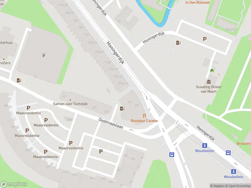 Ambulance met gepaste spoed naar de Honingerdijk in Rotterdam