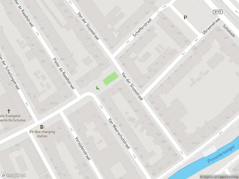 Ambulance met grote spoed naar de Van der Sluysstraat in Rotterdam