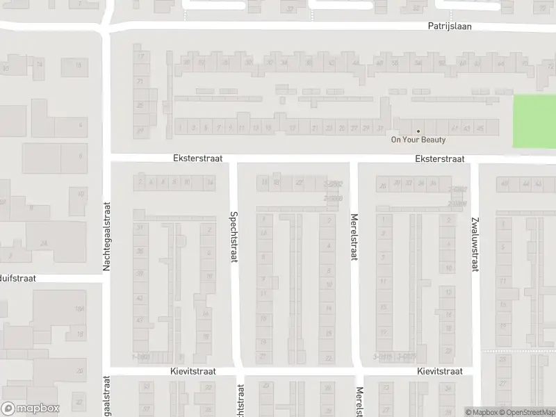 Brandweer met grote spoed naar de Houtduifstraat in Oosterhout vanwege gebouwbrand