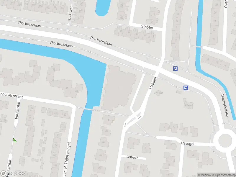 Ambulance met gepaste spoed naar de IJsbaan in Sliedrecht