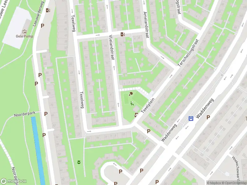 Ambulance met grote spoed naar de Merelstraat in Amsterdam