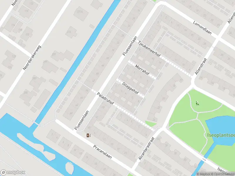 Ambulance met grote spoed naar de Gileppehof in Amsterdam