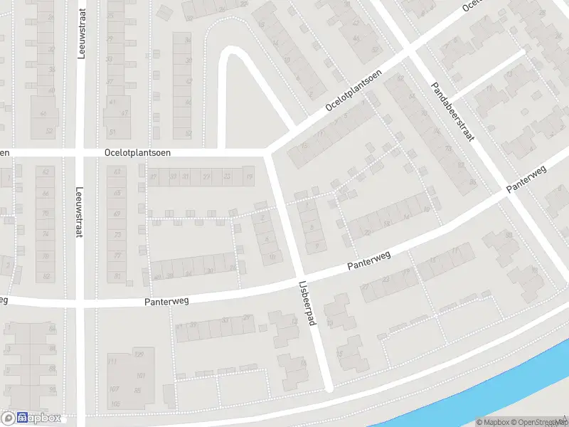 Brandweer met grote spoed naar de IJsbeerpad in Almere vanwege gebouwbrand