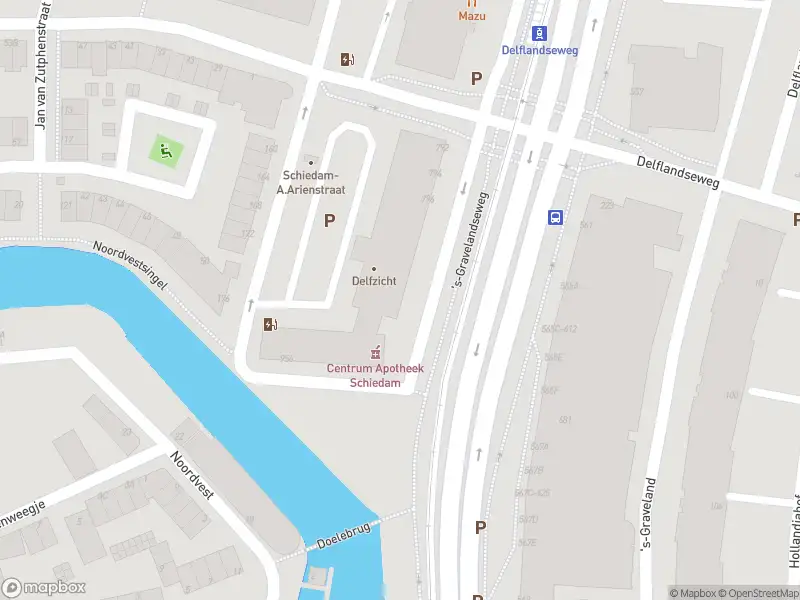 Ambulance met gepaste spoed naar de 's-Gravelandseweg in Schiedam