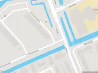 Ambulance met grote spoed naar de Louis Couperusplaats in Capelle aan den IJssel