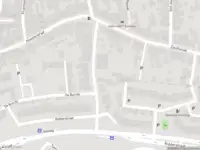 Politie met grote spoed naar de Pastoor Bressersstraat in Oosterhout vanwege steekincident