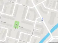 Ambulance met grote spoed naar de Donaustraat in Alkmaar