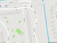 Ambulance met grote spoed naar de Bachplein in Schiedam