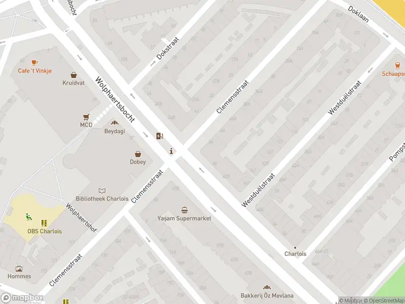 Ambulance met grote spoed naar de Wolphaertsbocht in Rotterdam