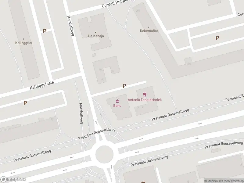 Ambulance met gepaste spoed naar de Marshallweg in Rotterdam