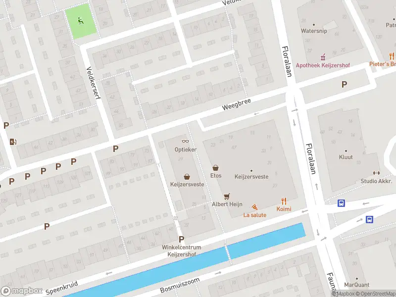 Ambulance met gepaste spoed naar de Hoefbladplein in Pijnacker