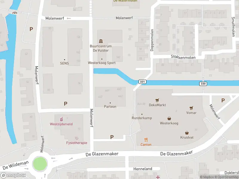 Ambulance met grote spoed naar de Molenwerf in Koog aan de Zaan