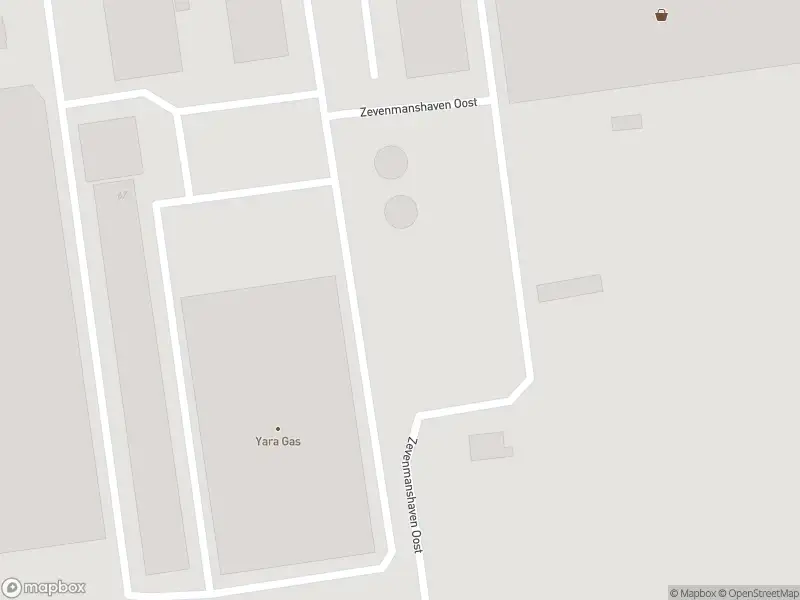 Ambulance met gepaste spoed naar de Zevenmanshaven Oost in Vlaardingen