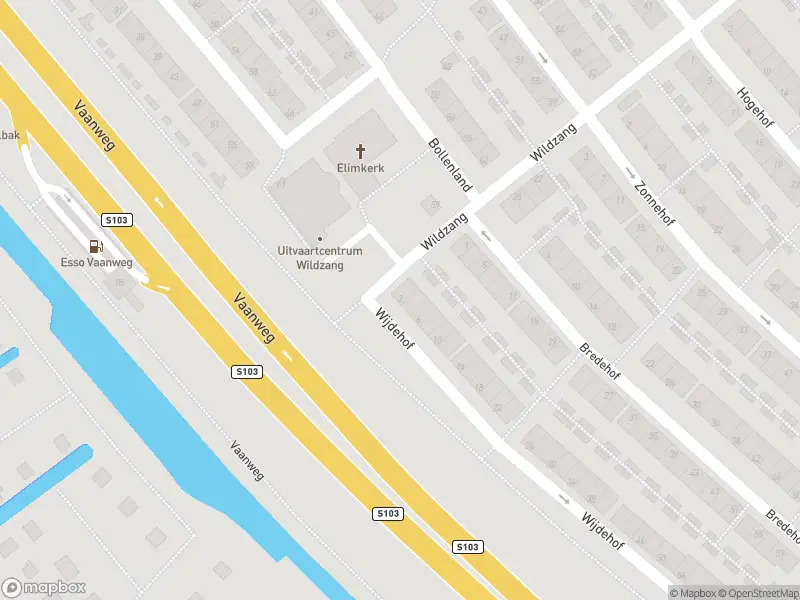 Ambulance met grote spoed naar de Wijdehof in Rotterdam