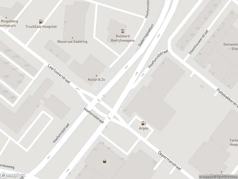 Ambulance met grote spoed naar de Hoefsmidstraat in Hoogvliet Rotterdam