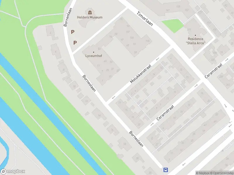 Ambulance met gepaste spoed naar de Molukkenstraat in Den Helder