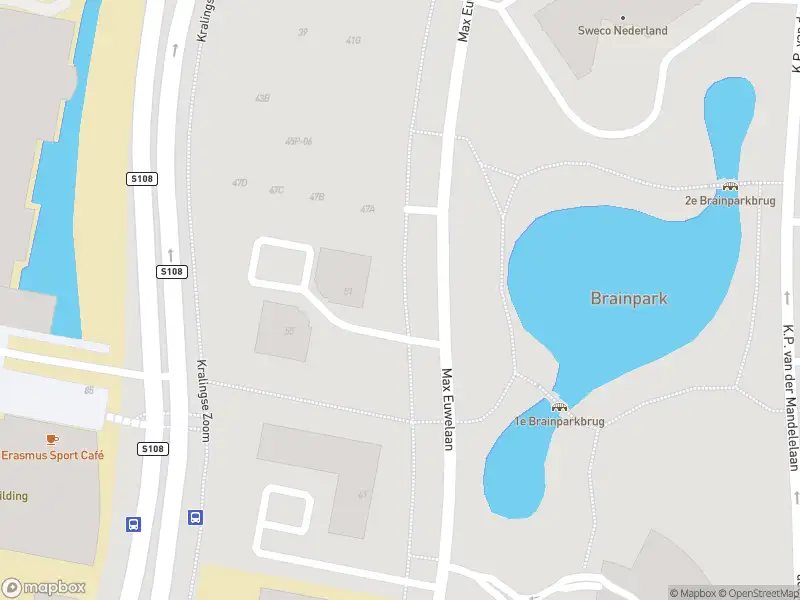 Ambulance met gepaste spoed naar de Max Euwelaan in Rotterdam