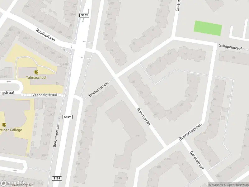 Ambulance met grote spoed naar de Boermarke in Rotterdam