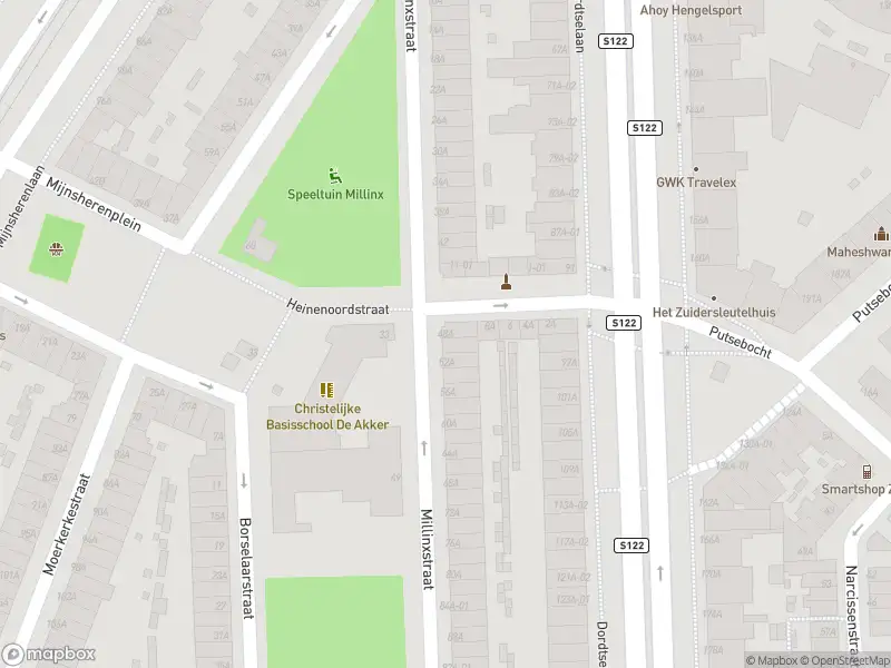 Ambulance met grote spoed naar de Millinxstraat in Rotterdam