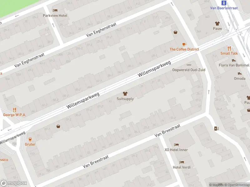 Ambulance met gepaste spoed naar de Alexander Boersstraat in Amsterdam