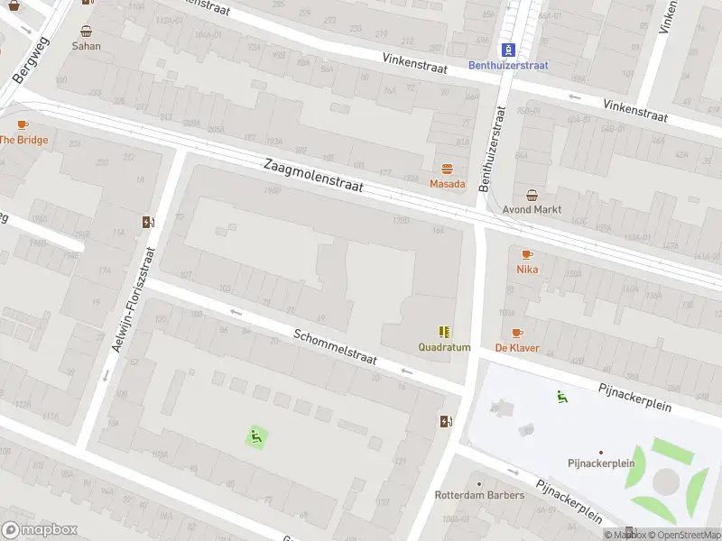 Ambulance met grote spoed naar de Zaagmolenstraat in Rotterdam