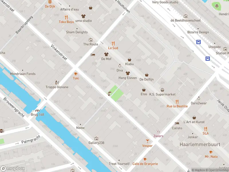 Ambulance met gepaste spoed naar de Vinkenstraat in Amsterdam