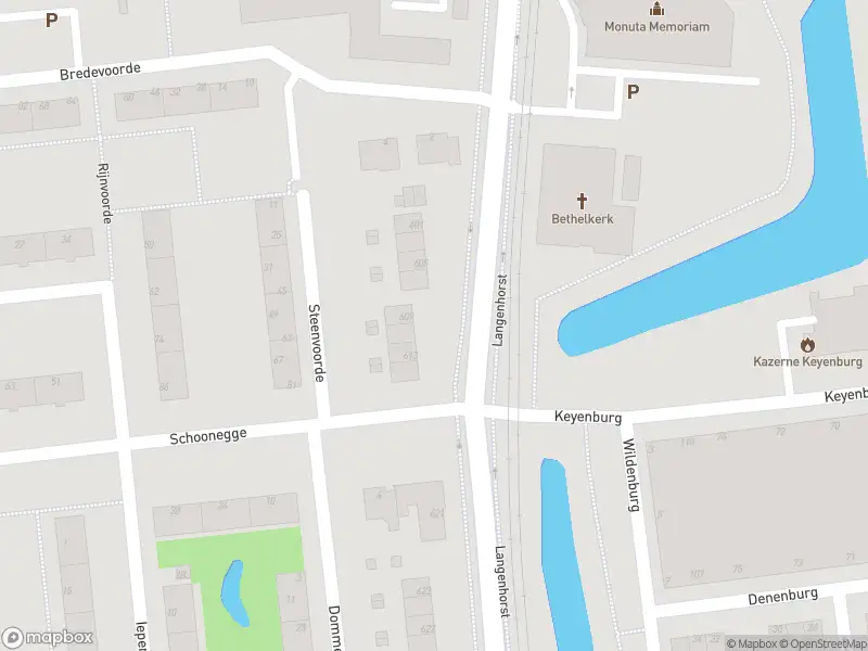 Ambulance met grote spoed naar de Langenhorst in Rotterdam