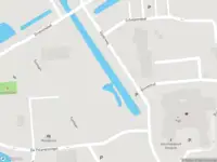 Ambulance met grote spoed naar de Vijverweg in Monster