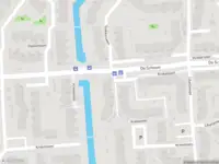 Ambulance met grote spoed naar de Krekelveen in Spijkenisse