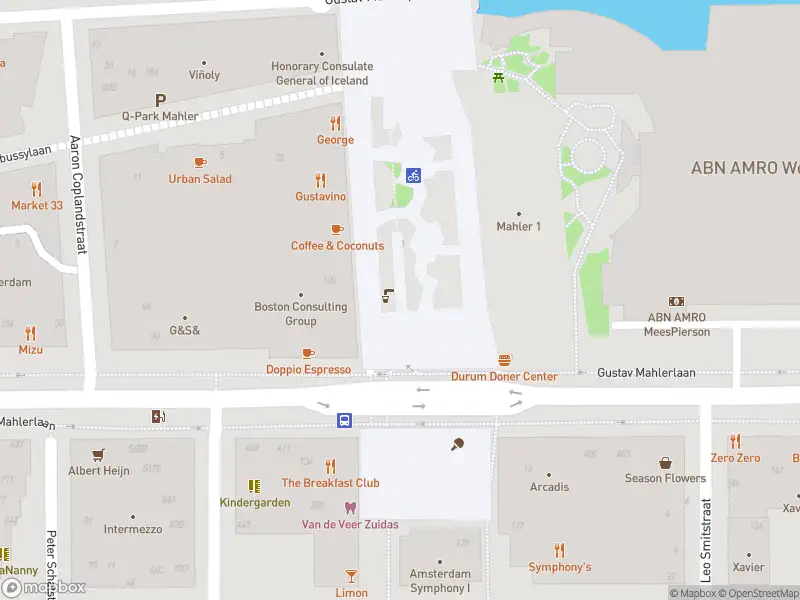 Brandweer met gepaste spoed naar de Claude Debussylaan in Amsterdam