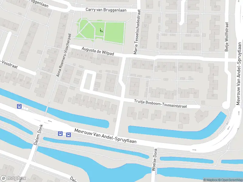 Ambulance met grote spoed naar de Henriette Roland-Holststraat in Gorinchem